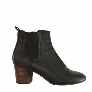 Frye Stella Chelsea Boots Black Leather